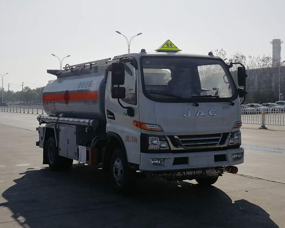 楚勝牌CSC5071GJYJH6加油車公告圖片