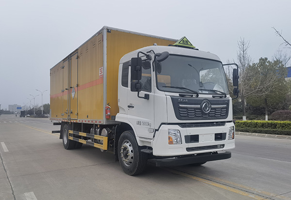 專威牌HTW5182XZWD6雜項(xiàng)危險(xiǎn)物品廂式運(yùn)輸車公告圖片