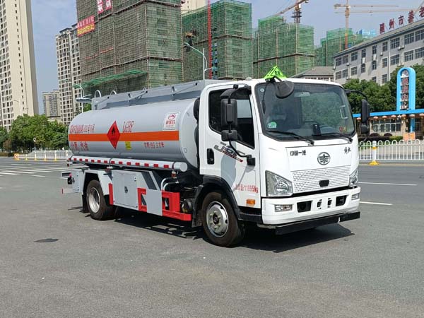 新東日牌YZR5120GYYC6運(yùn)油車公告圖片