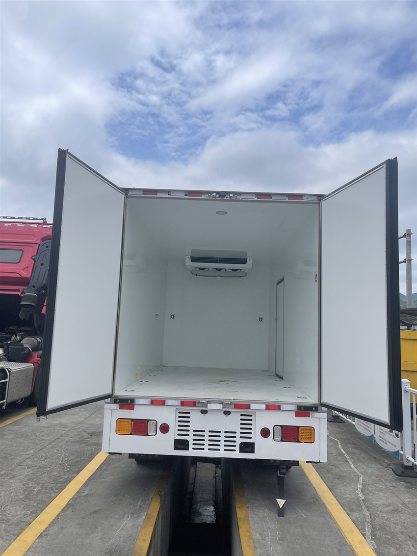 飞驰牌FSQ5041XLCEFCEV2燃料电池冷藏车公告图片