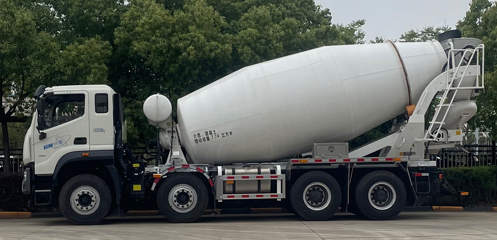 歐曼牌BJ5311GJBY6GRS-06混凝土攪拌運(yùn)輸車公告圖片