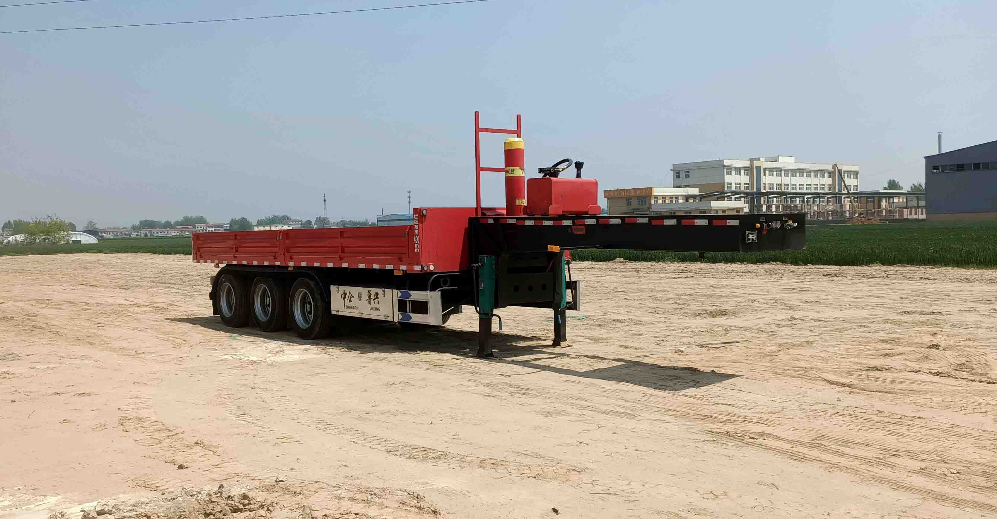 中企鲁兴牌10.8米34吨3轴自卸半挂车(LXW9401ZH)