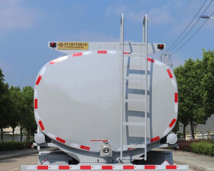 中汽力威牌HLW5250TGYSX6供液車公告圖片