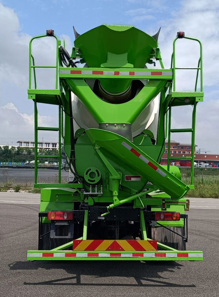 大運(yùn)牌DYQ5181GJBD6AB混凝土攪拌運(yùn)輸車公告圖片