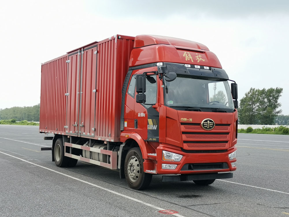 解放牌CA5181XXYP62K1L4E6廂式運輸車公告圖片