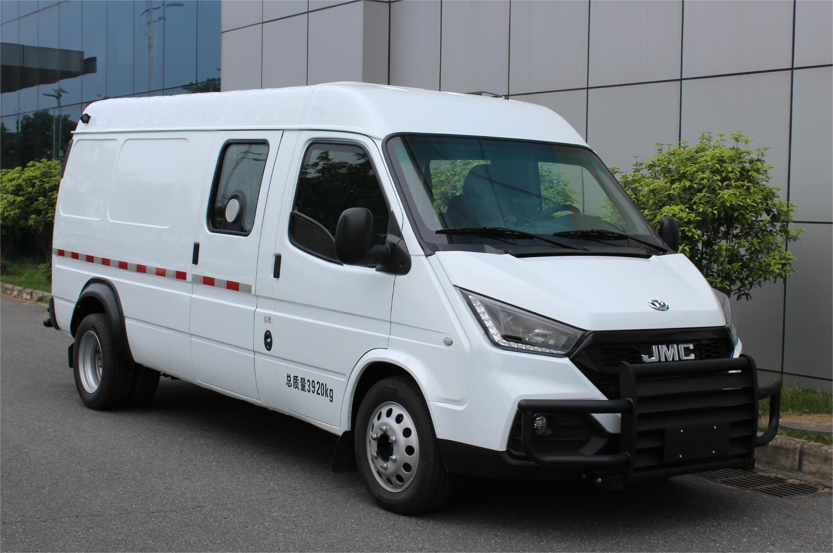 寶龍牌TBL5048XYC-AMT6防彈運(yùn)鈔車公告圖片