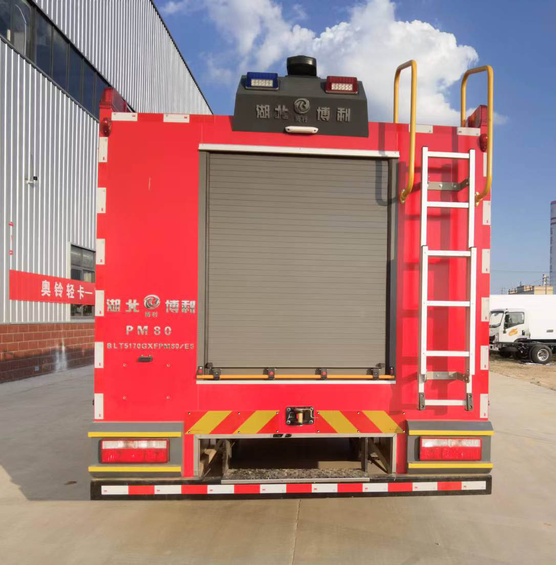 博利牌BLT5170GXFPM80/E6泡沫消防車公告圖片