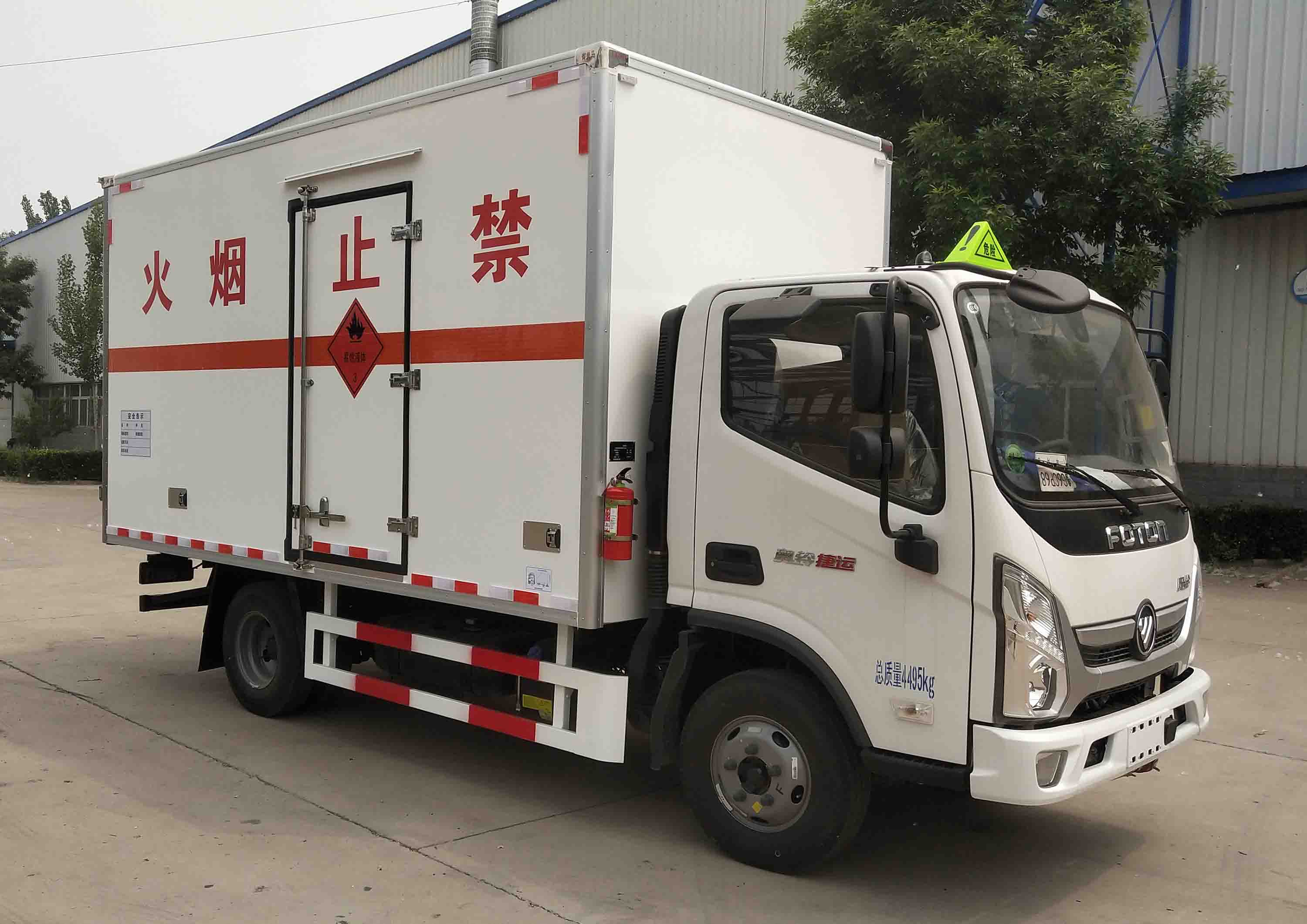 御捷馬牌YJM5040XRY易燃液體廂式運(yùn)輸車公告圖片