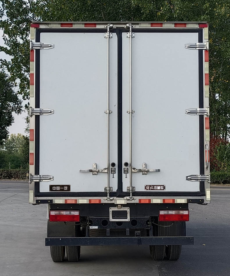 解放牌CA5044XLCP40K56L2E6A84冷藏車(chē)公告圖片