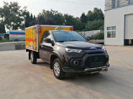 爆破器材运输车