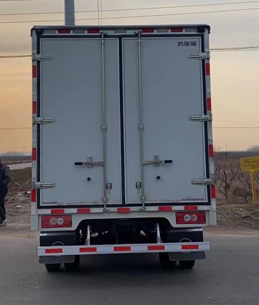 福田牌BJ5045XLC8JDA-AB1冷藏車公告圖片