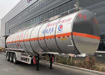 河海明珠牌11.8米33.6吨3轴铝合金易燃液体罐式运输半挂车(MZC9400GRYA)