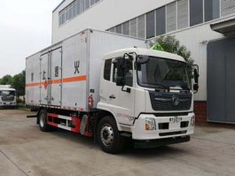 爆破器材运输车