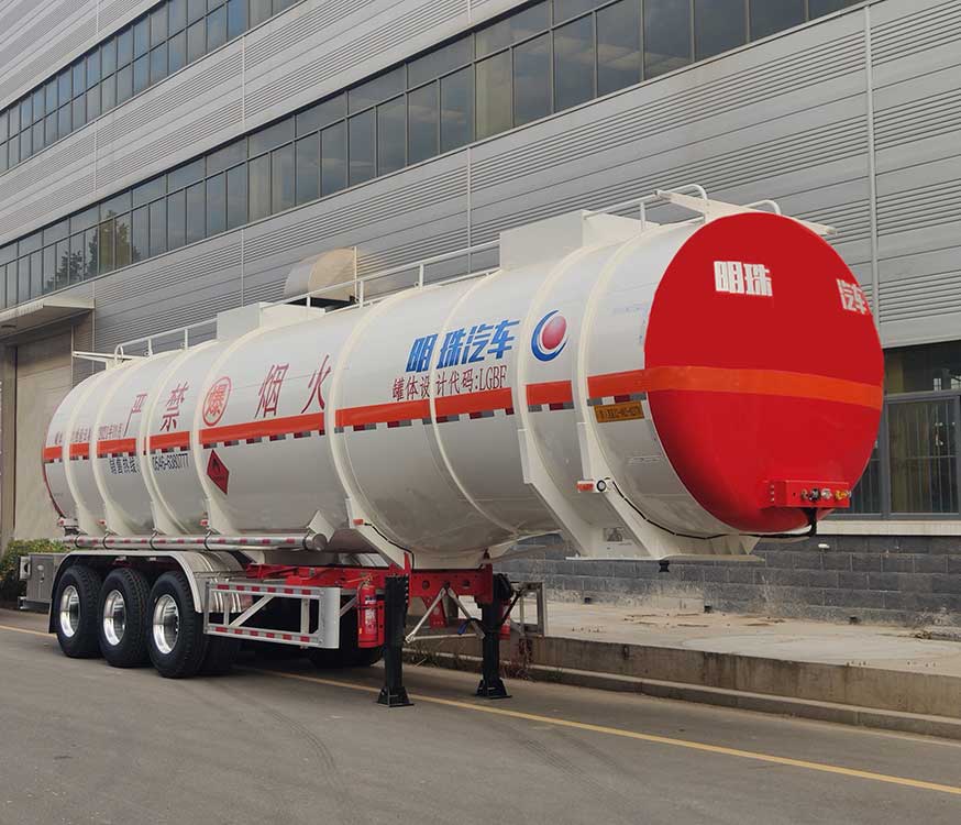 河海明珠牌11.7米32.9吨3轴易燃液体罐式运输半挂车(MZC9400GRYX46)