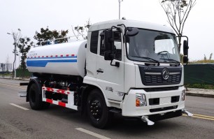 洒水车