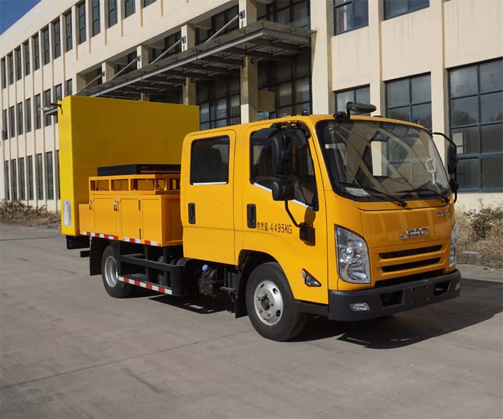 東方汽車牌ZDF5043TFZ防撞緩沖車公告圖片