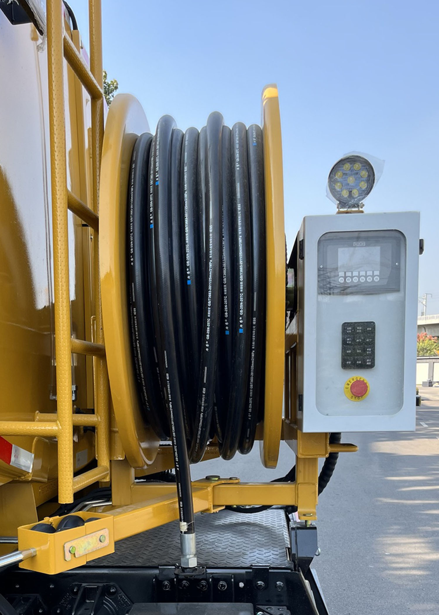 徐工牌XGH5070GQXQ6下水道疏通清洗車公告圖片