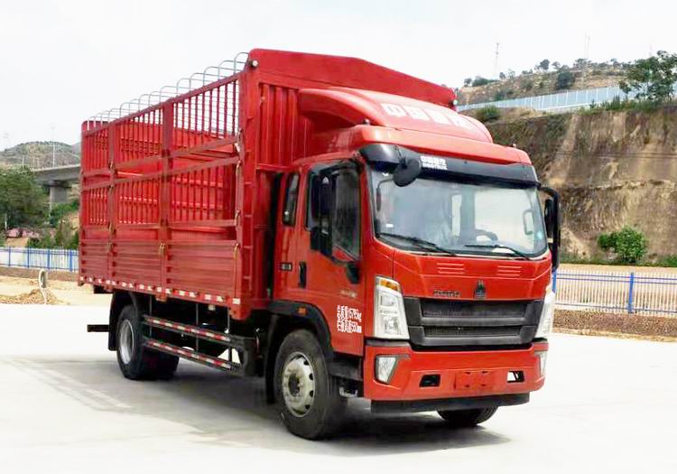 豪沃牌ZZ5167CCYH4515F1B倉柵式運輸車公告圖片