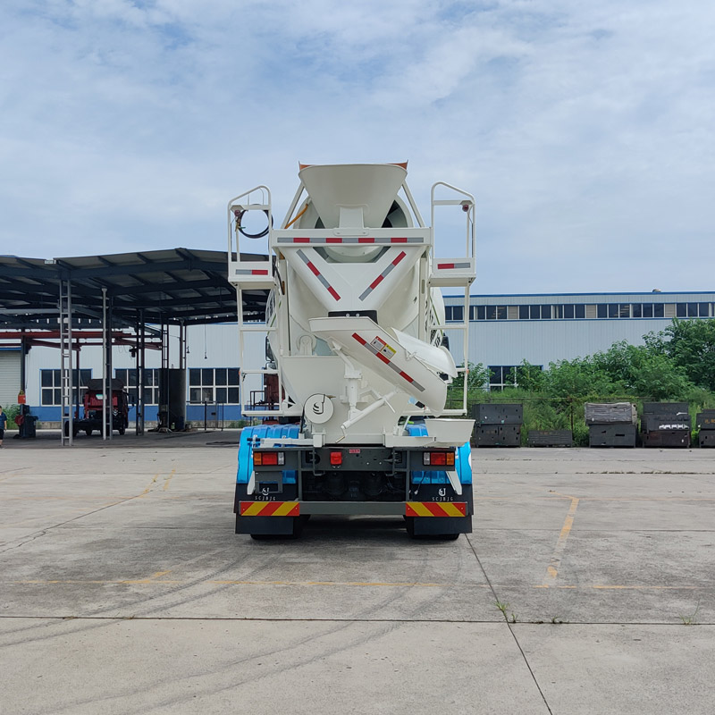 斯太爾牌ZZ5244GJBK3447FA混凝土攪拌運(yùn)輸車公告圖片