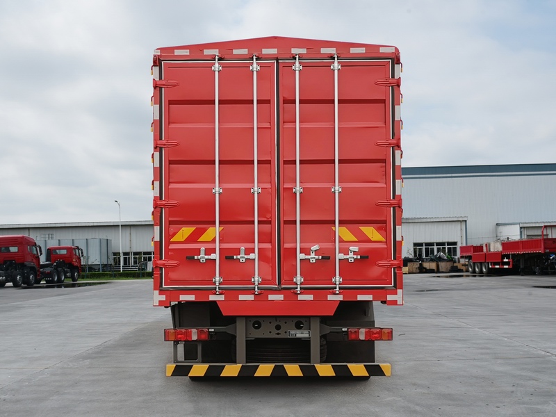 豪沃牌ZZ5257CCYN43CKF1倉柵式運輸車公告圖片