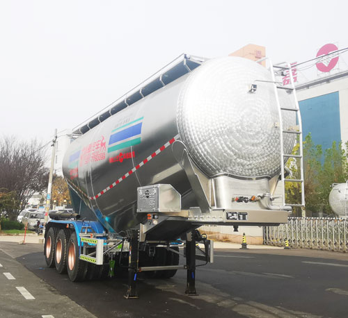 杨嘉牌8.7米35.3吨3轴铝合金中密度粉粒物料运输半挂车(LHL9400GFLL)