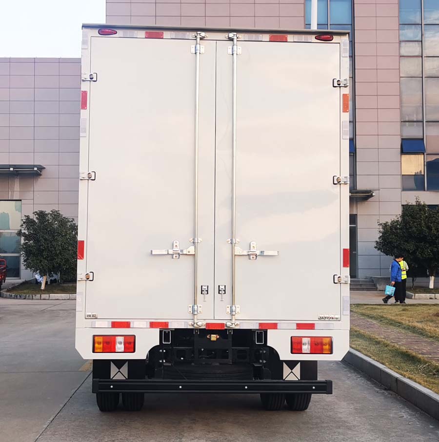 江鈴牌JX5040XXYTGA26廂式運輸車公告圖片