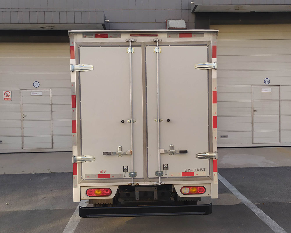 山汽牌YTQ5031XXYWHQ301廂式運(yùn)輸車公告圖片