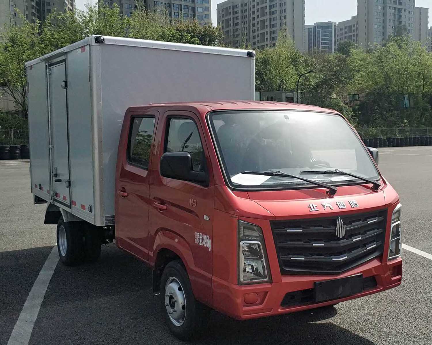 北京牌BJ5030XXYXMV1T1廂式運輸車公告圖片