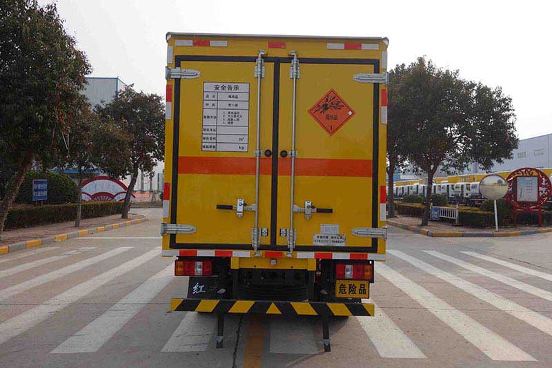 紅宇牌HYJ5040XQY-JX3爆破器材運(yùn)輸車公告圖片