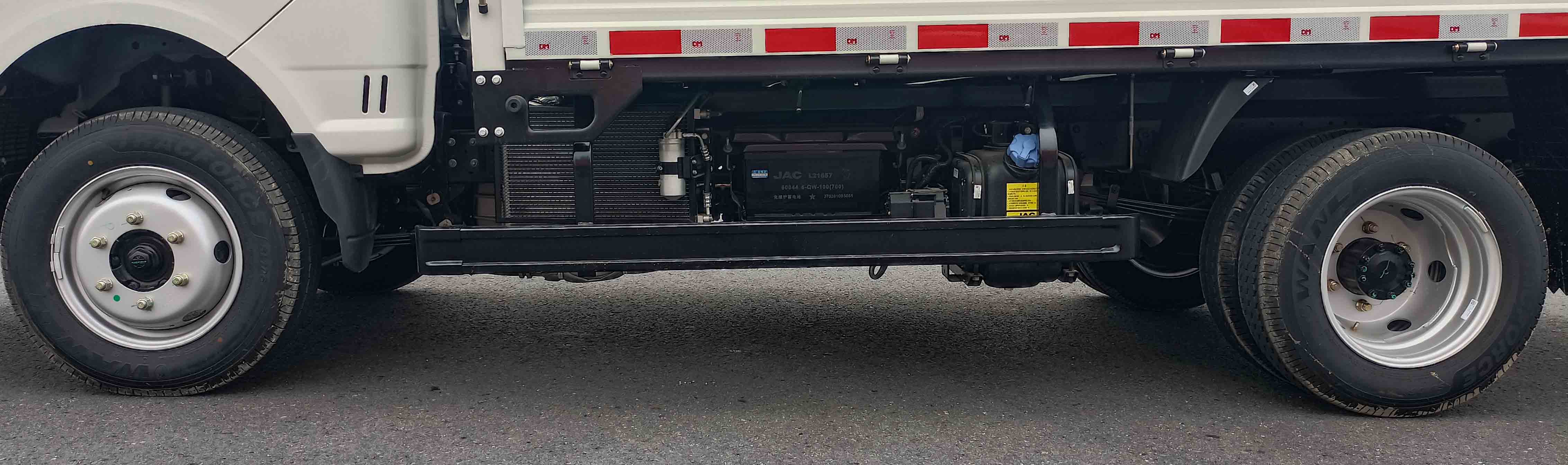 江淮牌HFC5040CCYPV4K1C1S-1倉(cāng)柵式運(yùn)輸車公告圖片