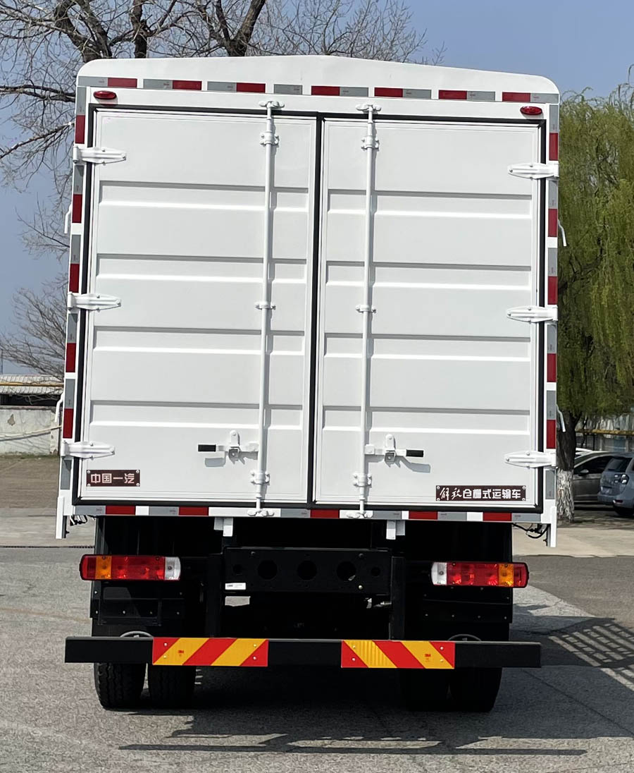 解放牌CA5161CCYP40K62L3E6A85倉(cāng)柵式運(yùn)輸車公告圖片