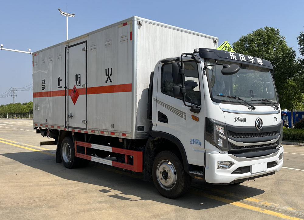 楚勝牌CSC5126XRQ6易燃?xì)怏w廂式運(yùn)輸車公告圖片