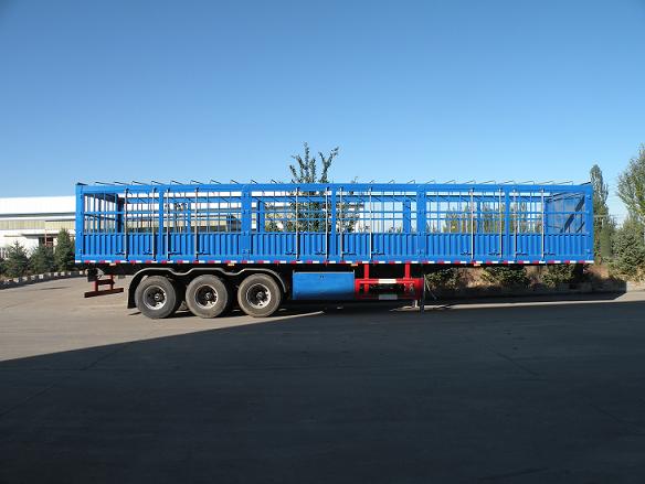 蒙驼凯力达一牌13米33.6吨3轴仓栅式运输半挂车(KLD9402CCY)