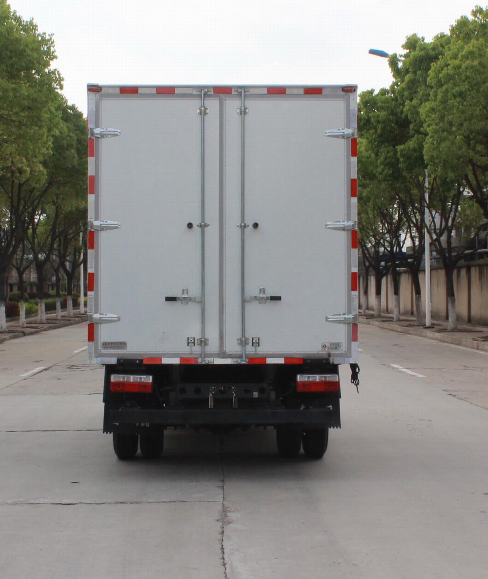 東風(fēng)牌EQ5048XXY3CDFAC廂式運(yùn)輸車(chē)公告圖片