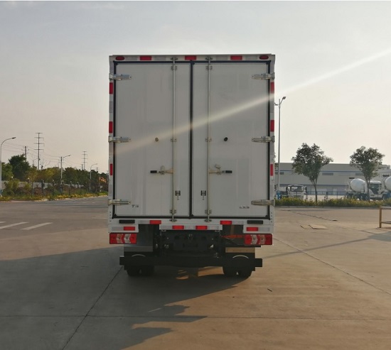 比亞迪牌BYD5040XXYEV5純電動(dòng)廂式運(yùn)輸車(chē)公告圖片