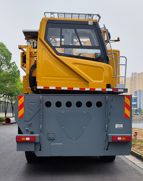 三一牌SYM5840JQZ750C全地面起重機(jī)公告圖片