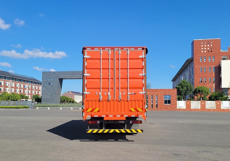 豪沃牌ZZ5187XXYN711GF1-1廂式運(yùn)輸車公告圖片