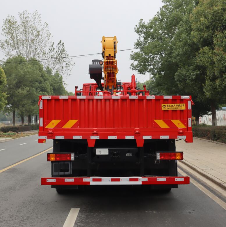 中汽力威牌HLW5210TYGSX6壓裂管匯車公告圖片