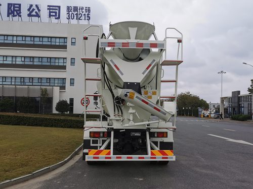 豪曼牌ZZ5188GJBG17FB0混凝土攪拌運(yùn)輸車公告圖片