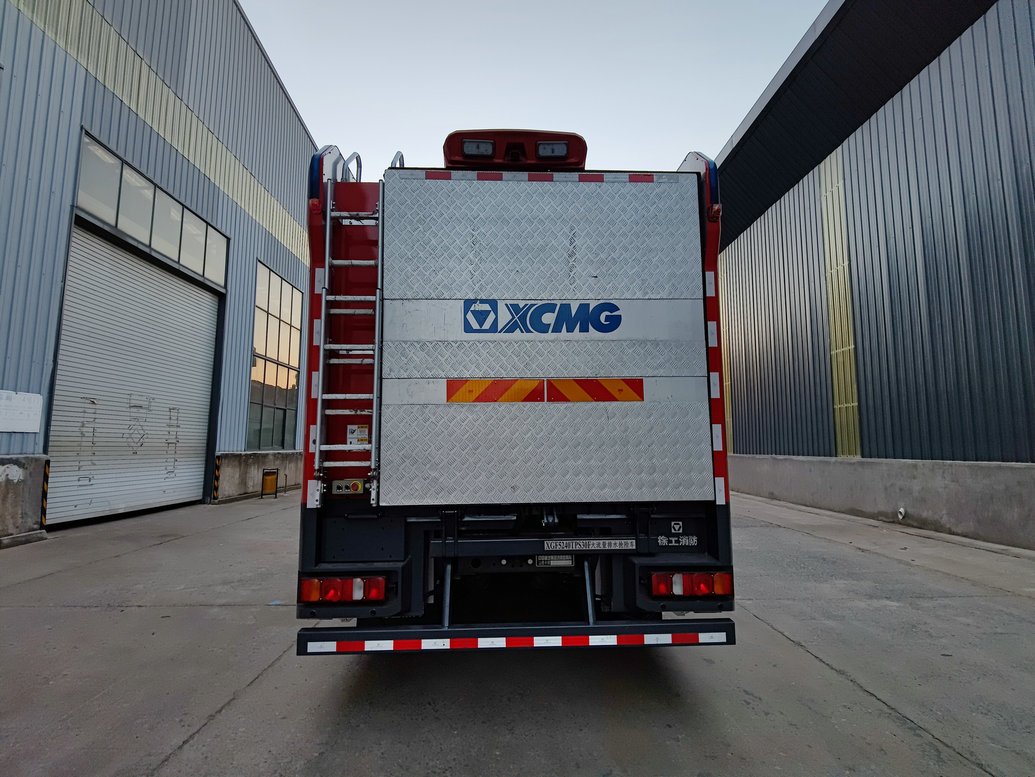 徐工牌XGF5240TPS30F大流量排水搶險(xiǎn)車公告圖片