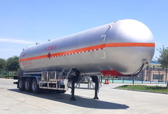 金玺牌13.6米26吨3轴液化气体运输半挂车(WPH9403GYQ)