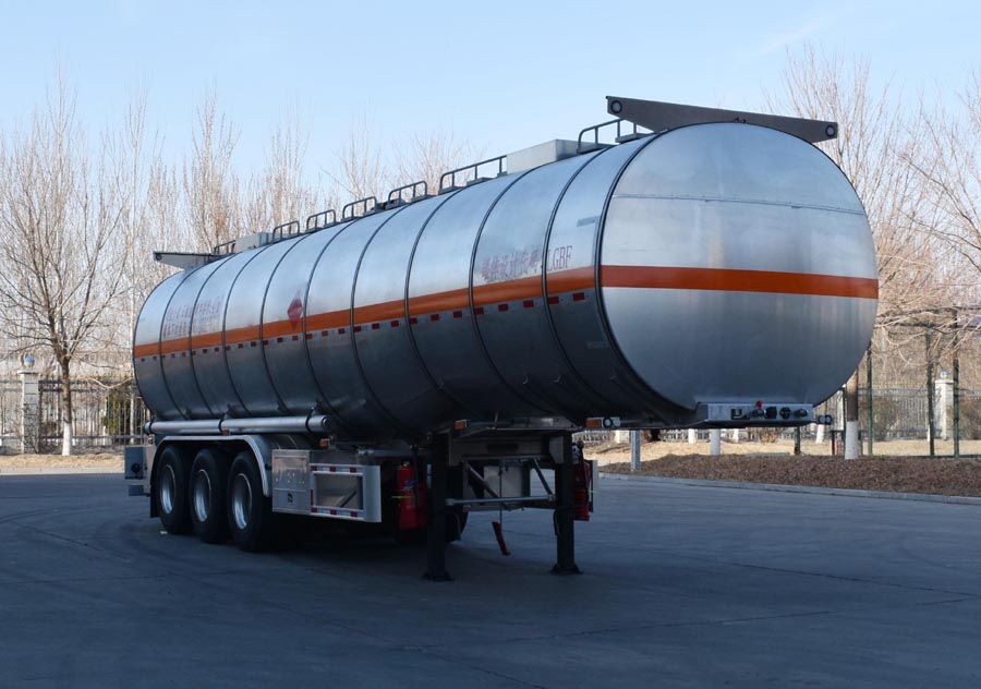 金玺牌11.9米33.4吨3轴铝合金易燃液体罐式运输半挂车(WPH9404GRYL)