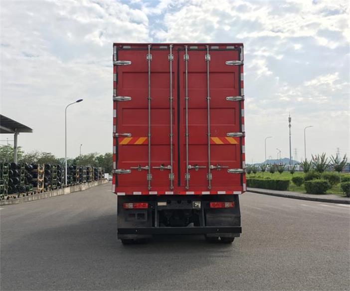 紅巖牌CQ5257XXYHD07444廂式運(yùn)輸車公告圖片