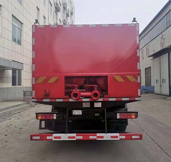 龍掛牌LGC5310TYL180壓裂車公告圖片