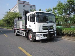 路面养护车