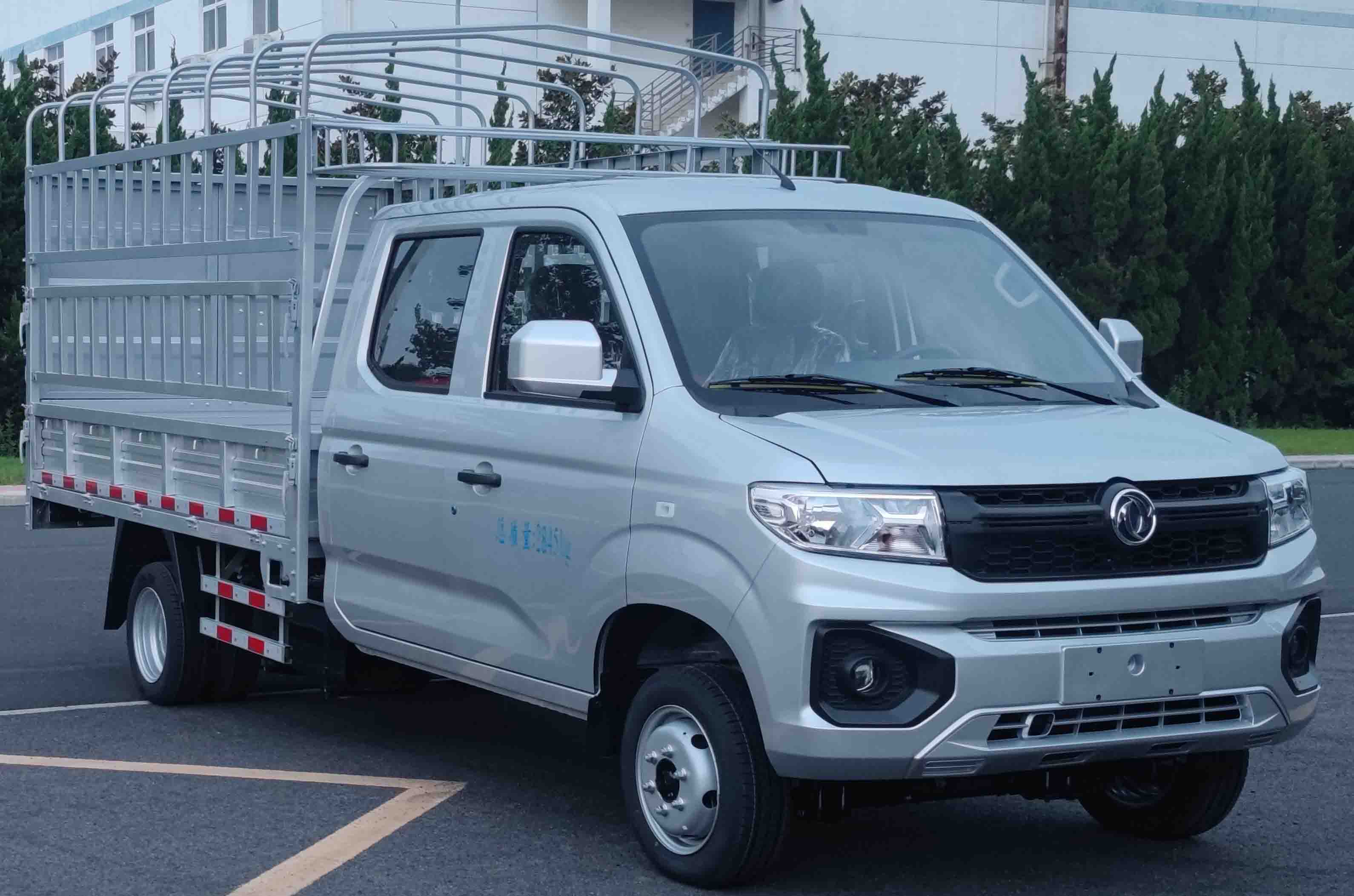 東風(fēng)牌DXK5030CCYC37HL倉柵式運(yùn)輸車公告圖片