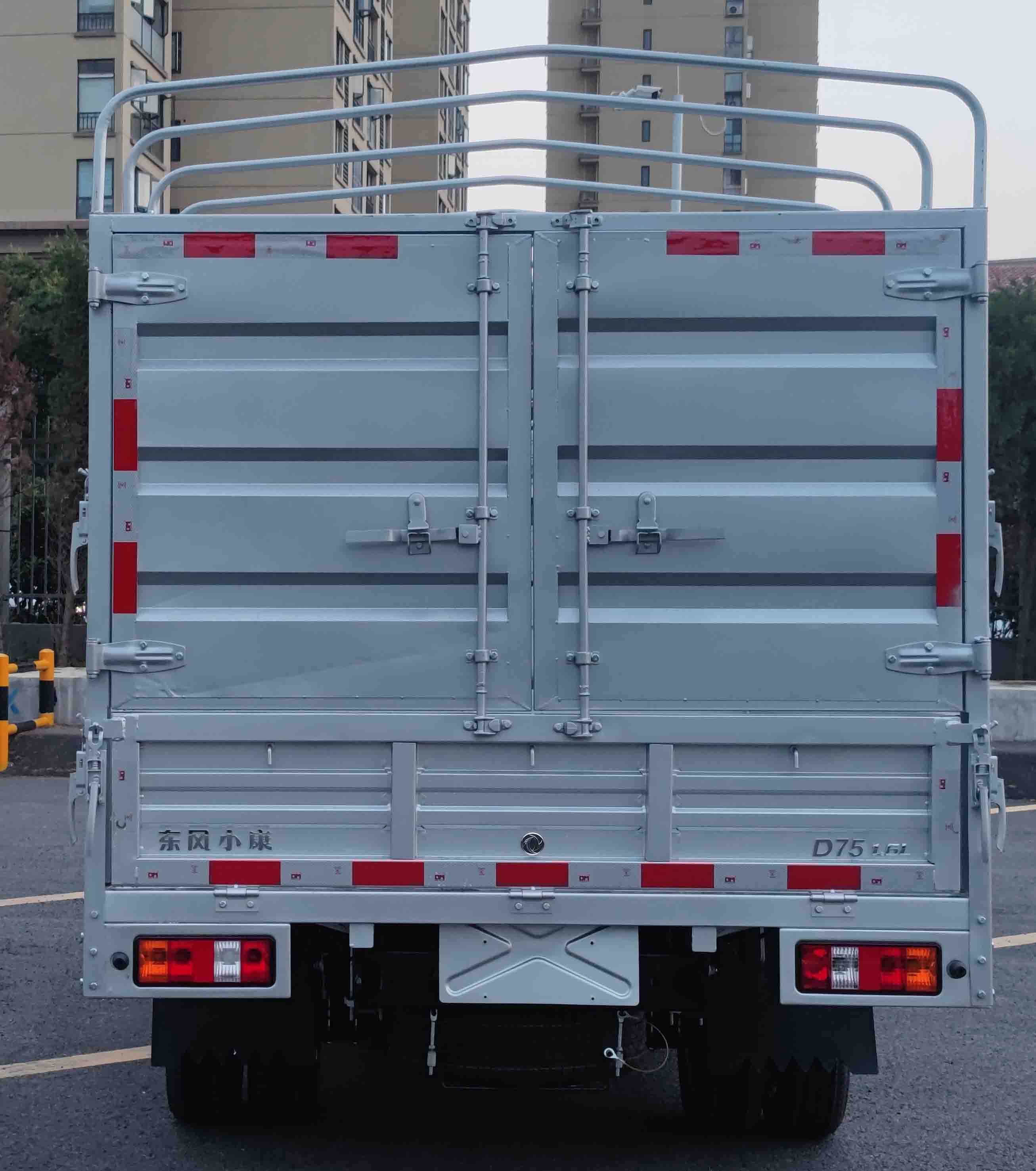 東風(fēng)牌DXK5030CCYC37HL倉柵式運(yùn)輸車公告圖片