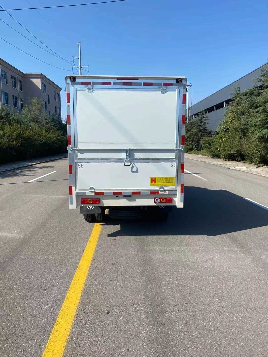 鴻星達(dá)牌SJR5034XYK-6X翼開啟廂式車公告圖片