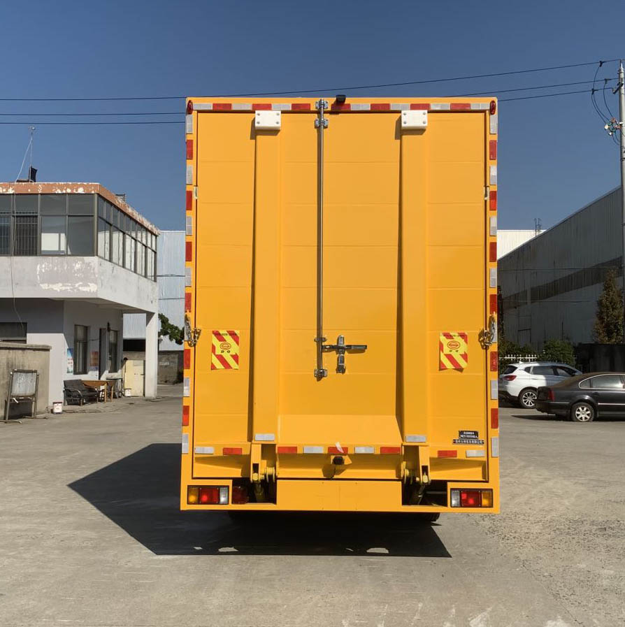 躍邁牌YMZ5100XXHQL6救險(xiǎn)車(chē)公告圖片