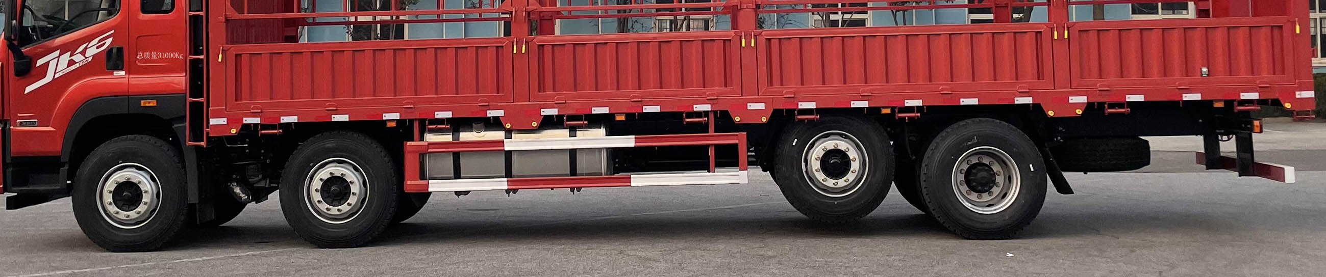 解放牌CA5310CCYP28K1L7T10E6A80倉(cāng)柵式運(yùn)輸車公告圖片